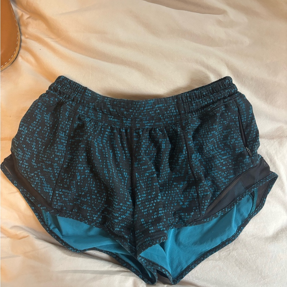 Women's hotty hot shorts Black and Blue Patterned snake Shorts